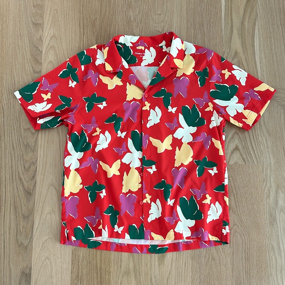 Outdoor Voices Men’s Hula Camp Shirt (size M)